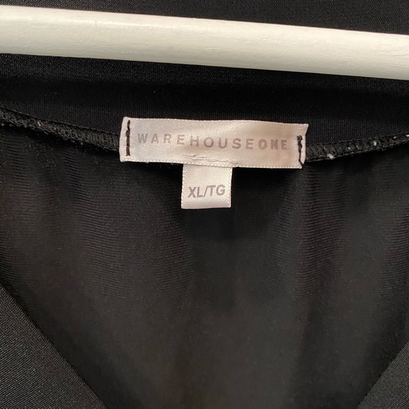 3/$15 Crossover V neck top - Picture 3 of 7